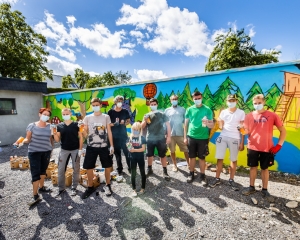 Gestaltung der Wand am Dorfladen